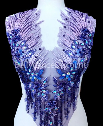 Escote violeta para coser con perlas y lentejuelas