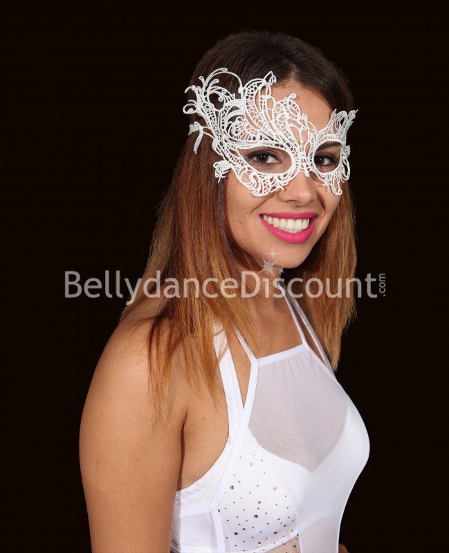 Masque brodé blanc