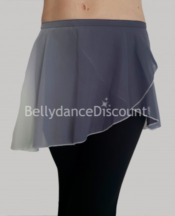 Faldita de baile degradada en blanco y negro