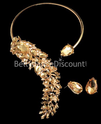 Parure bijoux à strass dorée