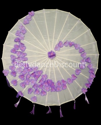 Sombrilla con flores y cintas moradas
