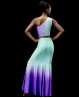 Traje de baile y escena verde agua y violeta
