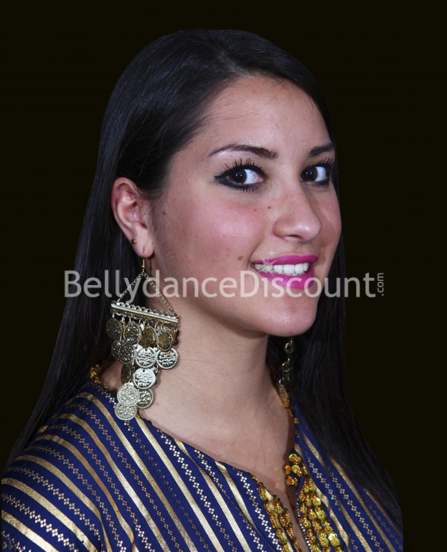 Dangling earrings with golden sequins